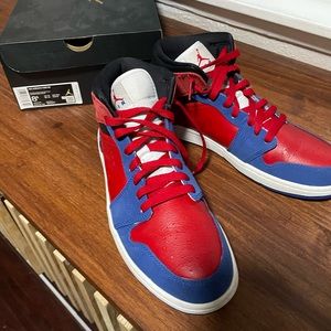 Air Jordan 1Mid